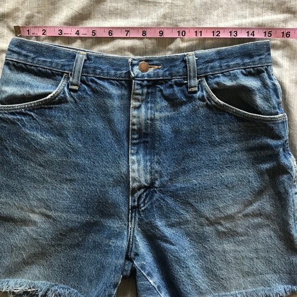 ⚡️Vintage⚡️RUSTLER ⚡️ High Waist Denim Shorts - Picture 3 of 7